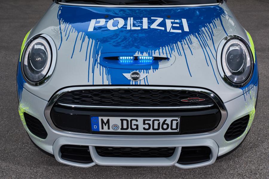 Детали экстерьера Mini John Cooper Works Polizei (F56) 2018 года  (фото 7 из 13)